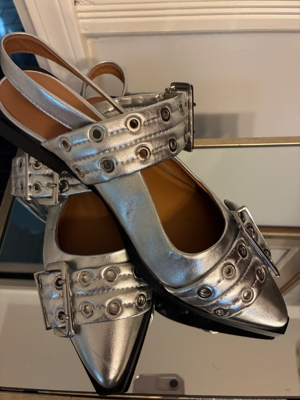 Steve Madden Graya Flats in Sliver Size 9M